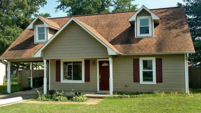 Contact Peggy Goodman 501 676 1758 or Heat... - Contact Peggy Goodman 501 676 1758 or Heat... House