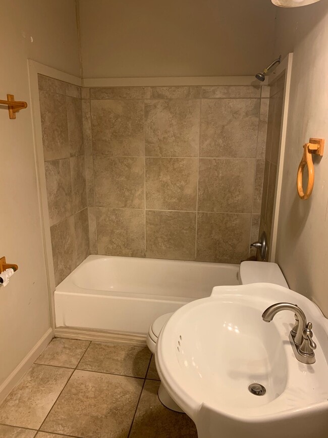 Photo - 1527 Bennington Cove