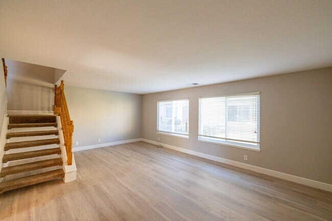 Photo - Spacious 4 bedroom home in Union City with...