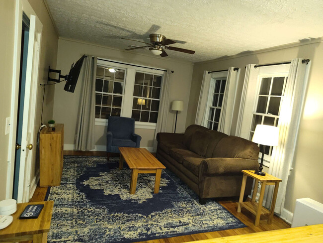 Building Photo - 2217 13th St Rental