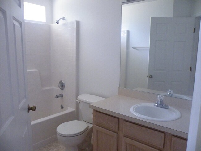 Photo - 17 Philmont Ln