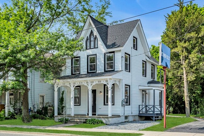 Photo - 19 E Main St