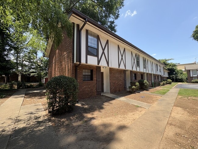 Photo - 1108 Tiger Blvd Townhome