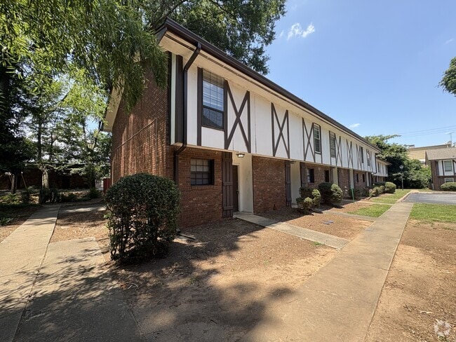 Building Photo - 1108 Tiger Blvd Rental