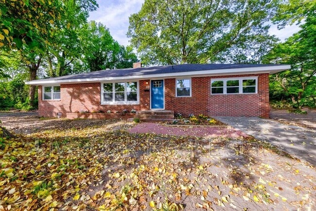 Building Photo - 1557 N Great Neck Rd Rental
