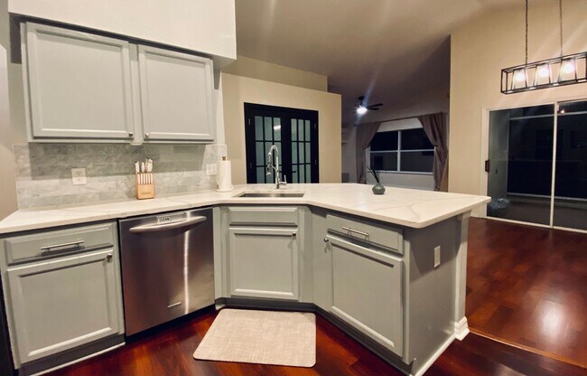 Photo - Beautiful 3 Bedroom Home in the Exclusive ...