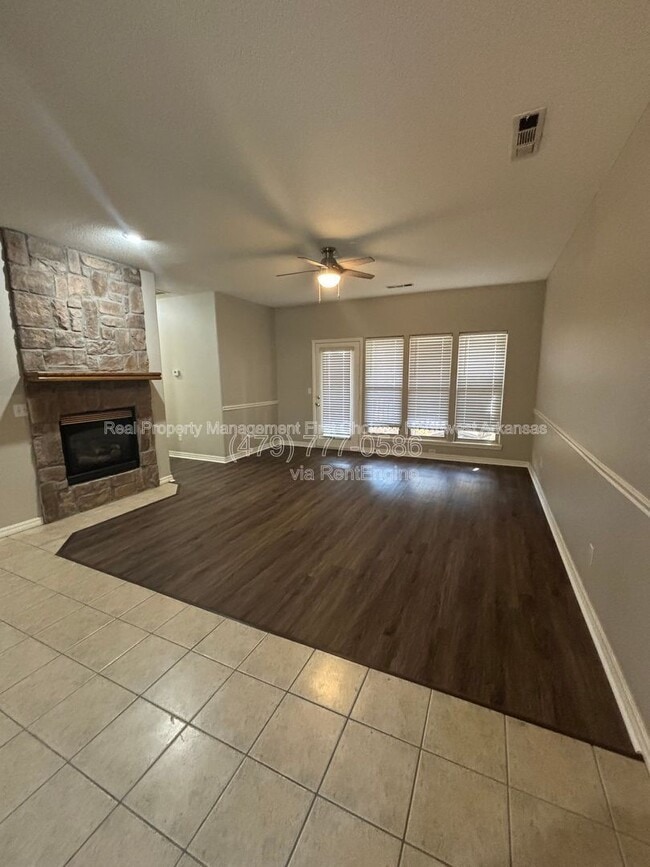 Building Photo - 56 Watkins Way Unit A