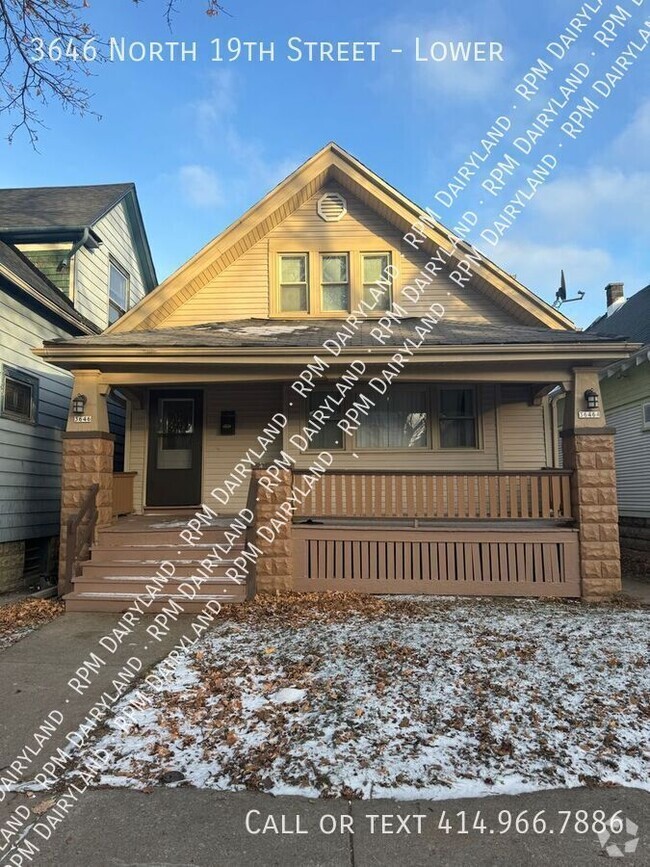 Building Photo - Newly Renovated 2 Bedroom Lower Duplex Unit Lower Rental