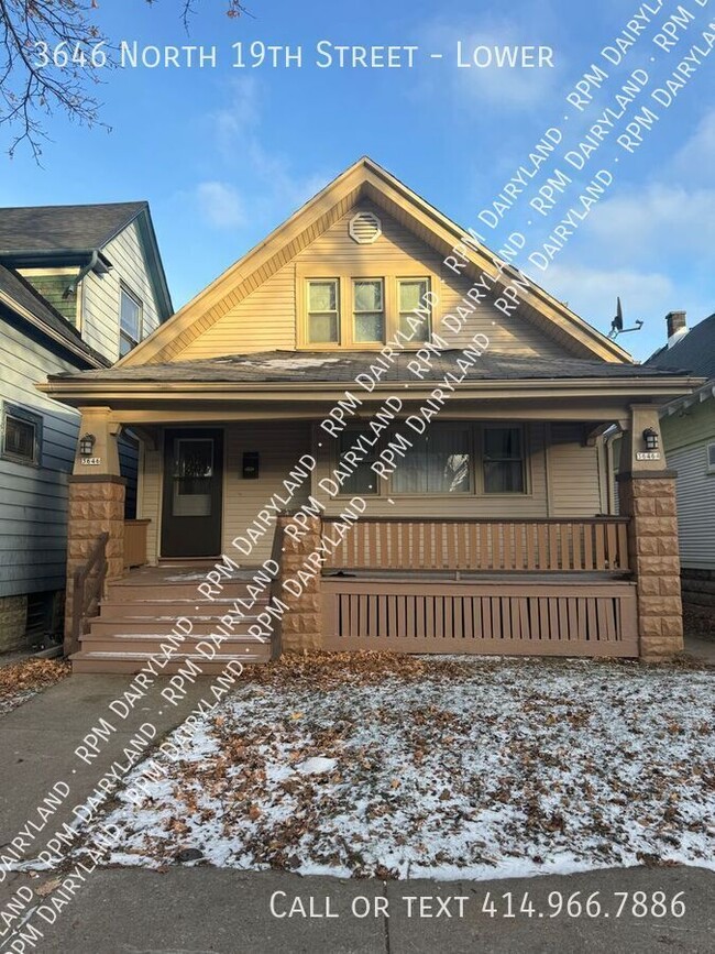 Newly Renovated 2 Bedroom Lower Duplex - Newly Renovated 2 Bedroom Lower Duplex Apartment Unit Lower