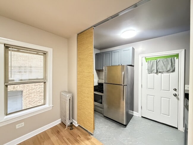 3573 N Milwaukee Ave Unit J09P
