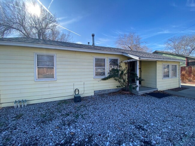 Building Photo - North Reno - 3 Bed 1.5 Bath - New Carpet & Paint