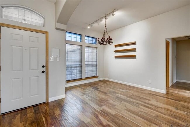 Photo - 21415 Boggy Ford Rd