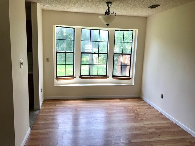 Photo - 6745 Alan-A-Dale Trail