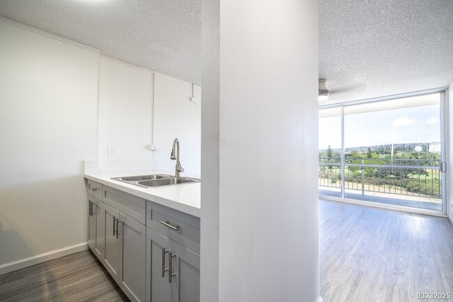 Photo - $2,395 / 1br - 514ft2 - The Highlander, 1bdrm, Incls Utilities, Avail April 1st (Aiea)