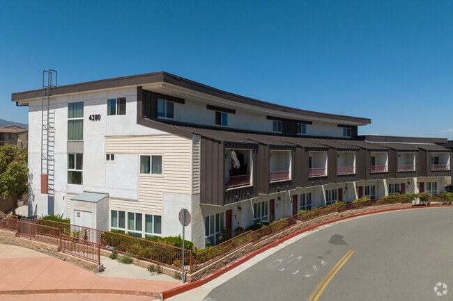 Photo - Dos Lagos Live/Work