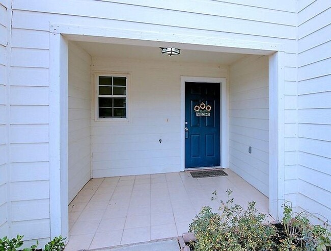 Photo - 3 Bed, 2.5 Bath Townhome with Garage, Fireplace & Easy Access to DFW Airport