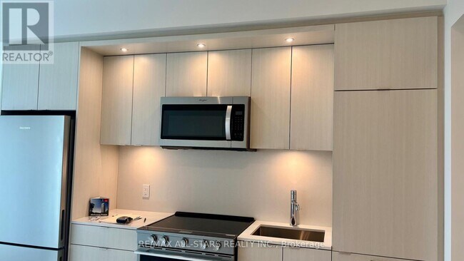 Photo - 60 Central Park Roadway Unité 1502