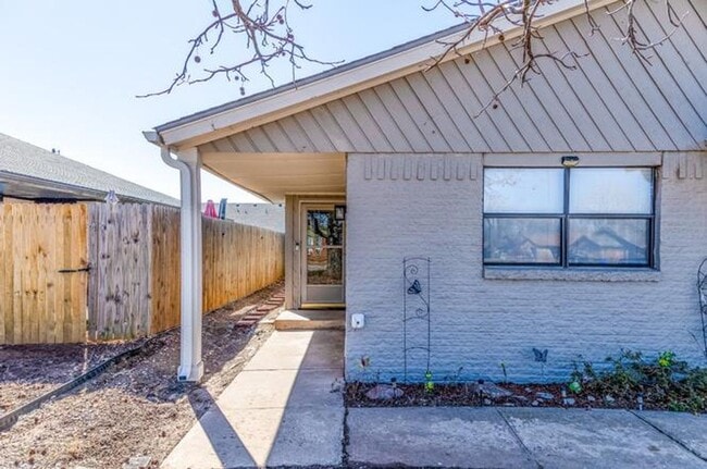 Photo - Charming Duplex in Norman!