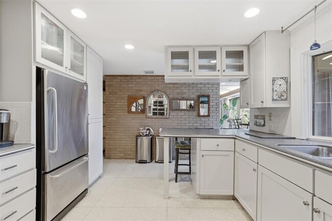 Photo - 6808 Mesa Dr