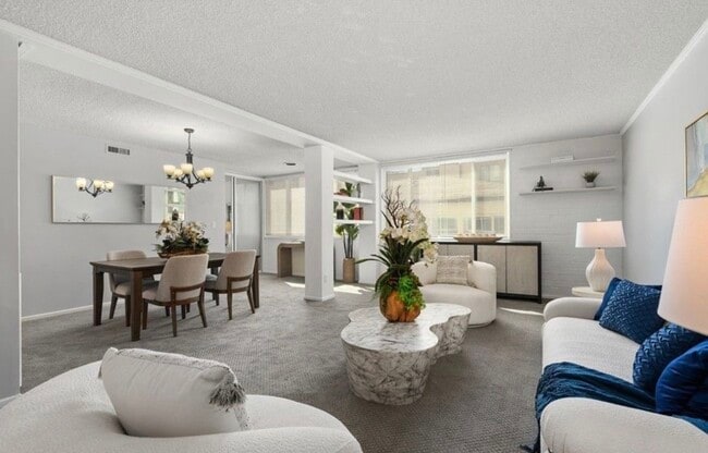 Building Photo - 540 Kelton Ave Unit 204