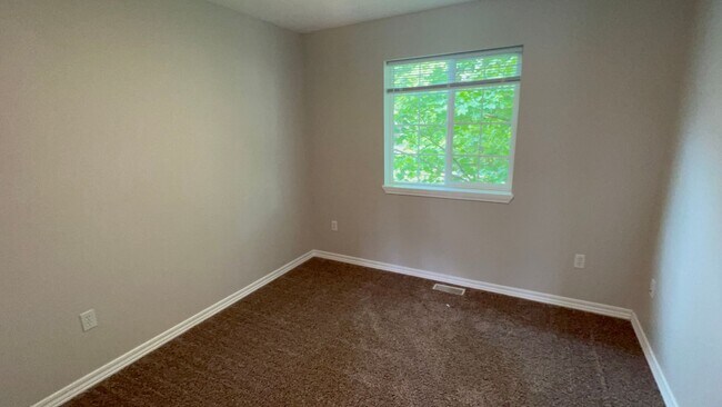 711 E Augusta Ave Unit 711 1/2