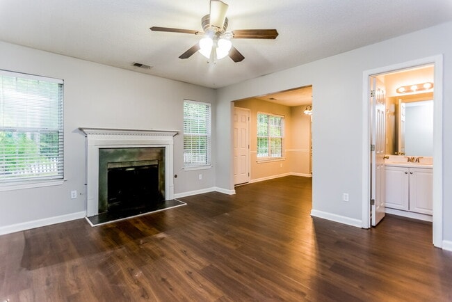 Photo - 2222 Serenity Dr NW