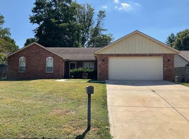 Building Photo - 1829 Spruce Hill Dr