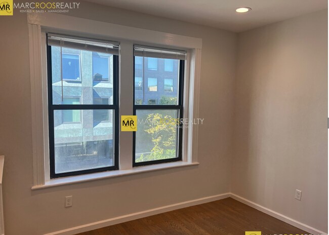 Photo - 19 Peterborough St