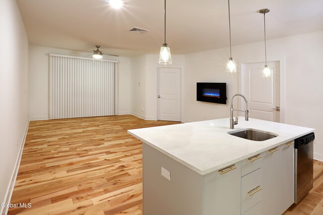 Photo - 308 Excelsior Ave Unit 406