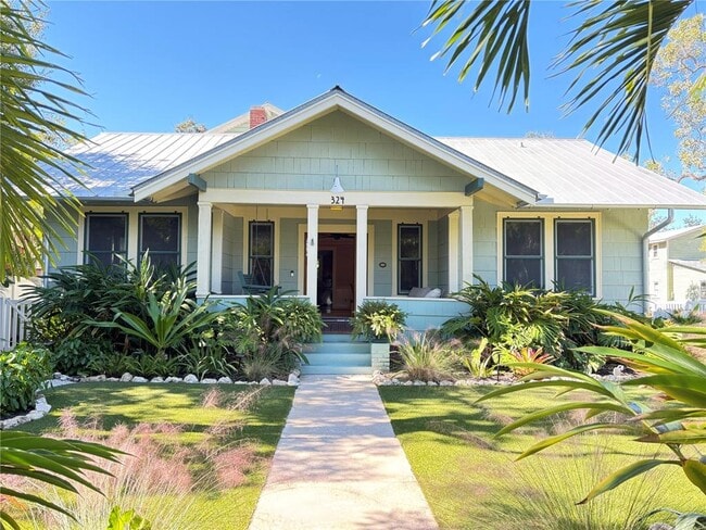 Photo - 324 Julia Pl