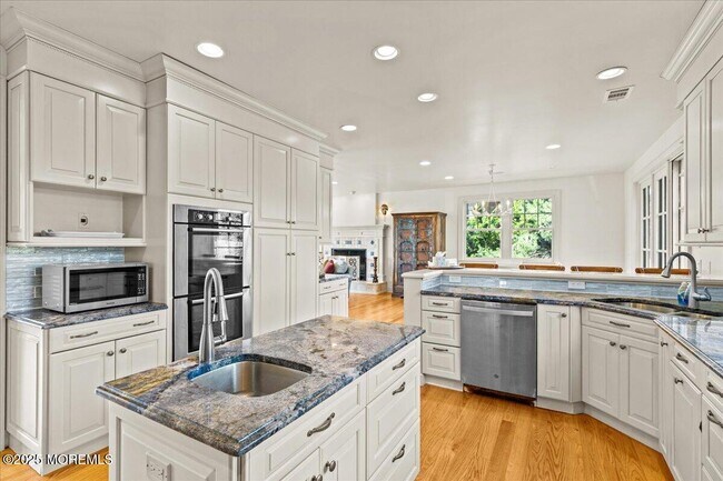Photo - 1043 Barnegat Ln