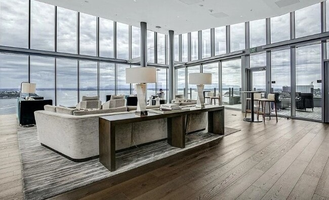 Building Photo - Newly Remodeled 1Bed/1 Bath Downtown Condo with Rooftop Deck & Luxury Amenities! Unit 502