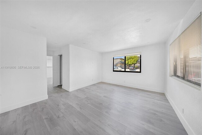 Photo - 920 NW 8th Ave Unit 1