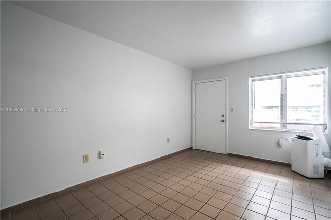 Photo - 260 Navarre Ave Unit 5