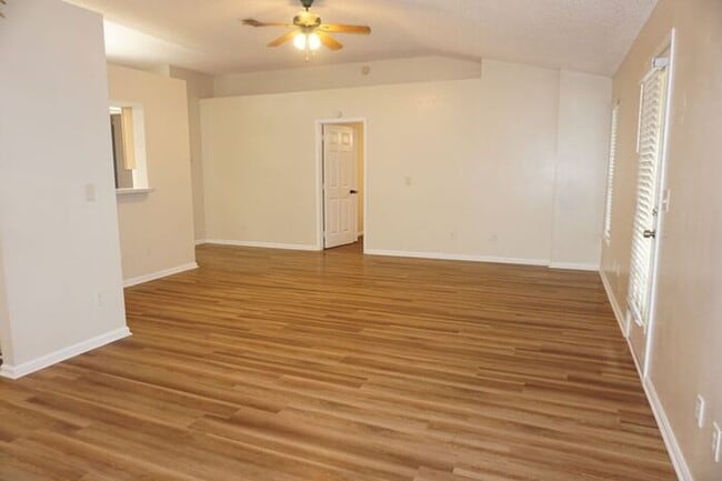 Photo - 3 Bedroom Home With Garage