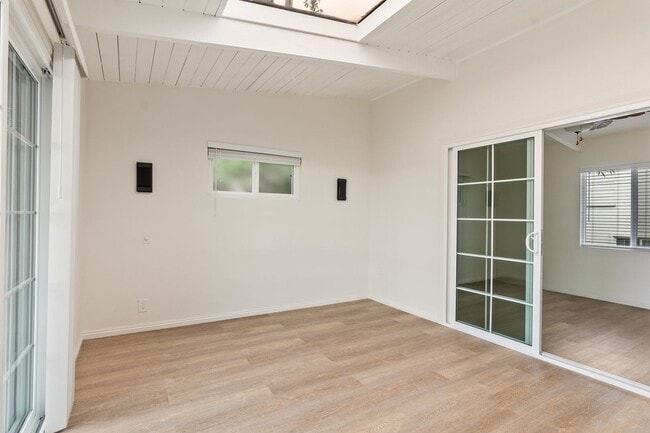 Photo - Catalina Apartments Unit A