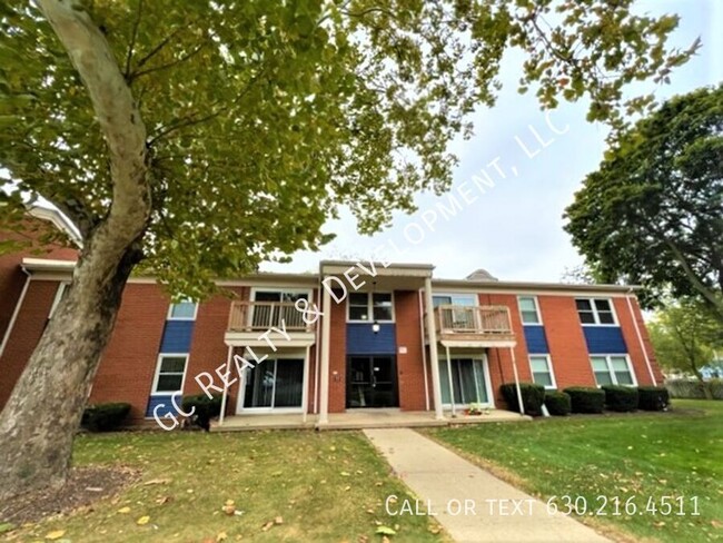 *** UPDATED FIRST FLOOR UNIT / 2 BDRM / W&... - *** UPDATED FIRST FLOOR UNIT / 2 BDRM / W&... Apartment Unit A