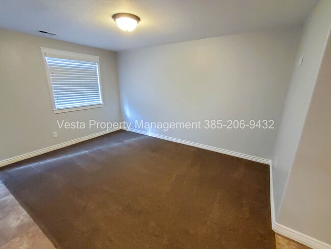 Photo - 299 W 1940 N