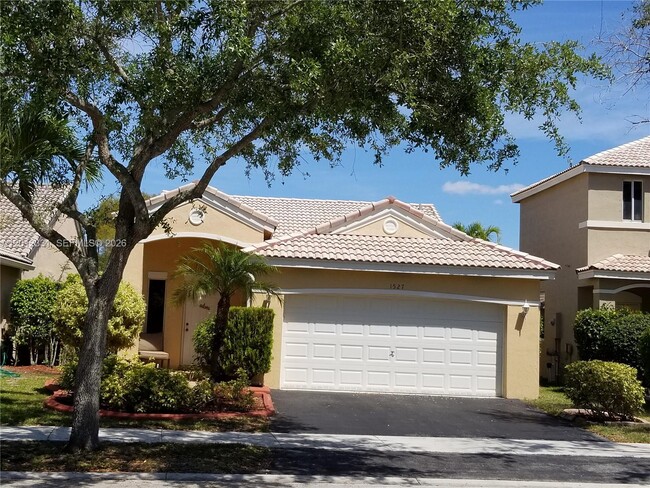 Building Photo - 1527 Palermo Dr
