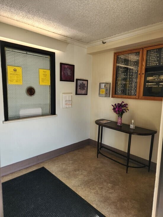 Photo - 410 Short St