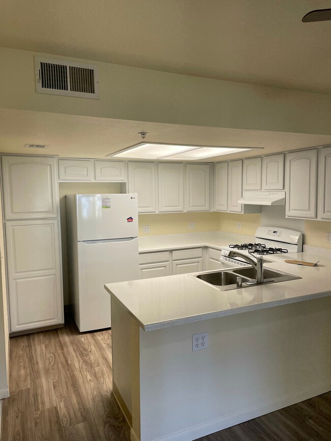 Photo - 2807 Currantberry Pl