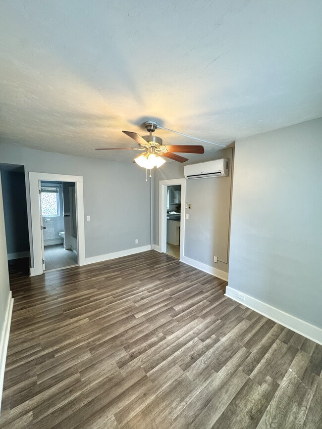 Building Photo - 107 Clark St Unit 1