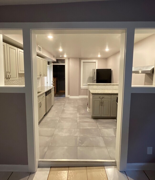Photo - 1755 W Crystal St Unit 2