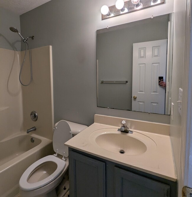 Photo - 8031 Resin Rd