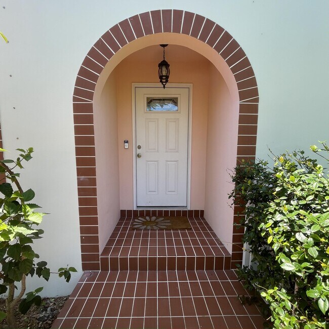 Photo - 470 Mars Way