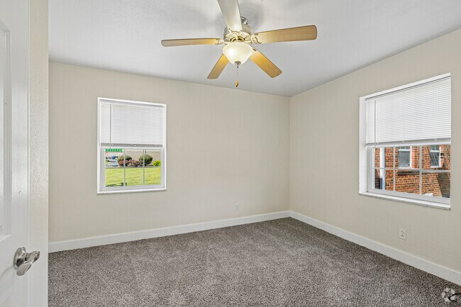 1BR, 1BA - 637SF - Bedroom