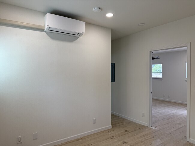 Photo - 3317 Catherine St