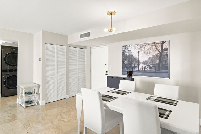 Photo - 290 174th St St Unit 1417