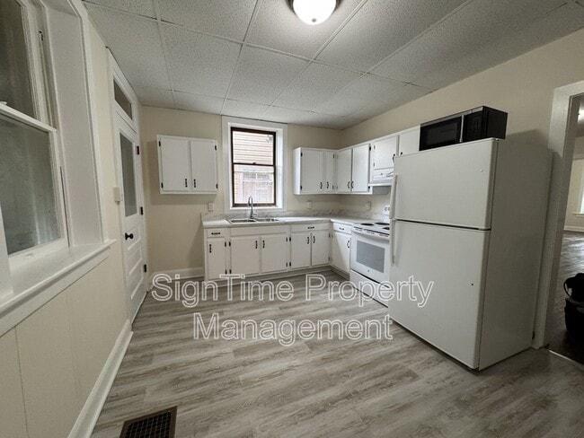 Photo - 836 W Washington St