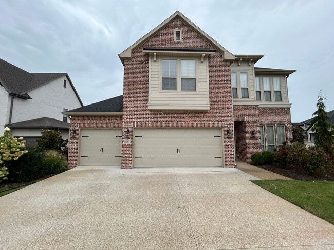 Building Photo - Fully Furnished Stylish 4-Bedroom Home